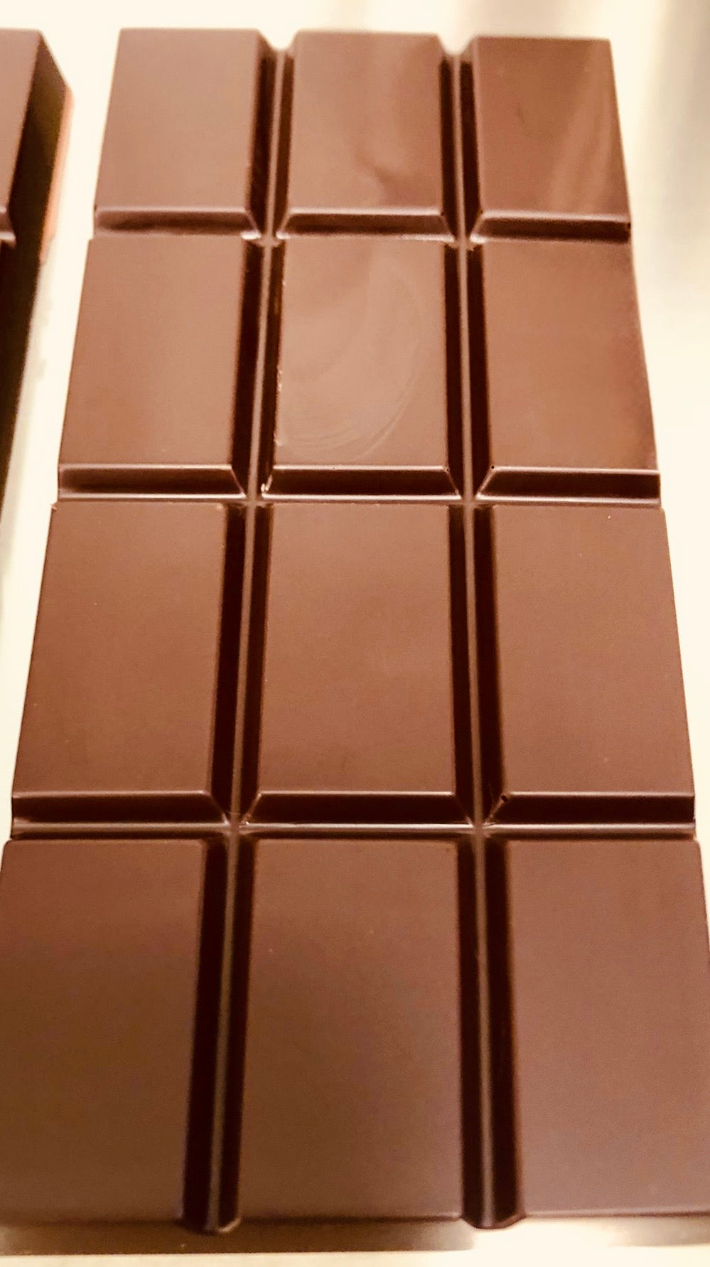 DARK CHOCOLATE 81% SWEETENED WITH DATES